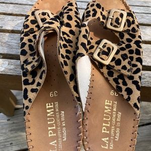 LA Plume sandals slides